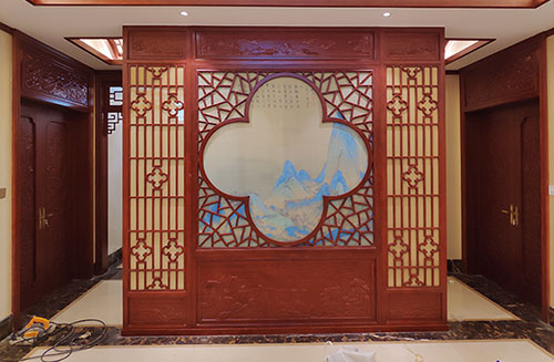 峪泉镇会所室内装修中式仿古实木屏风隔断展示